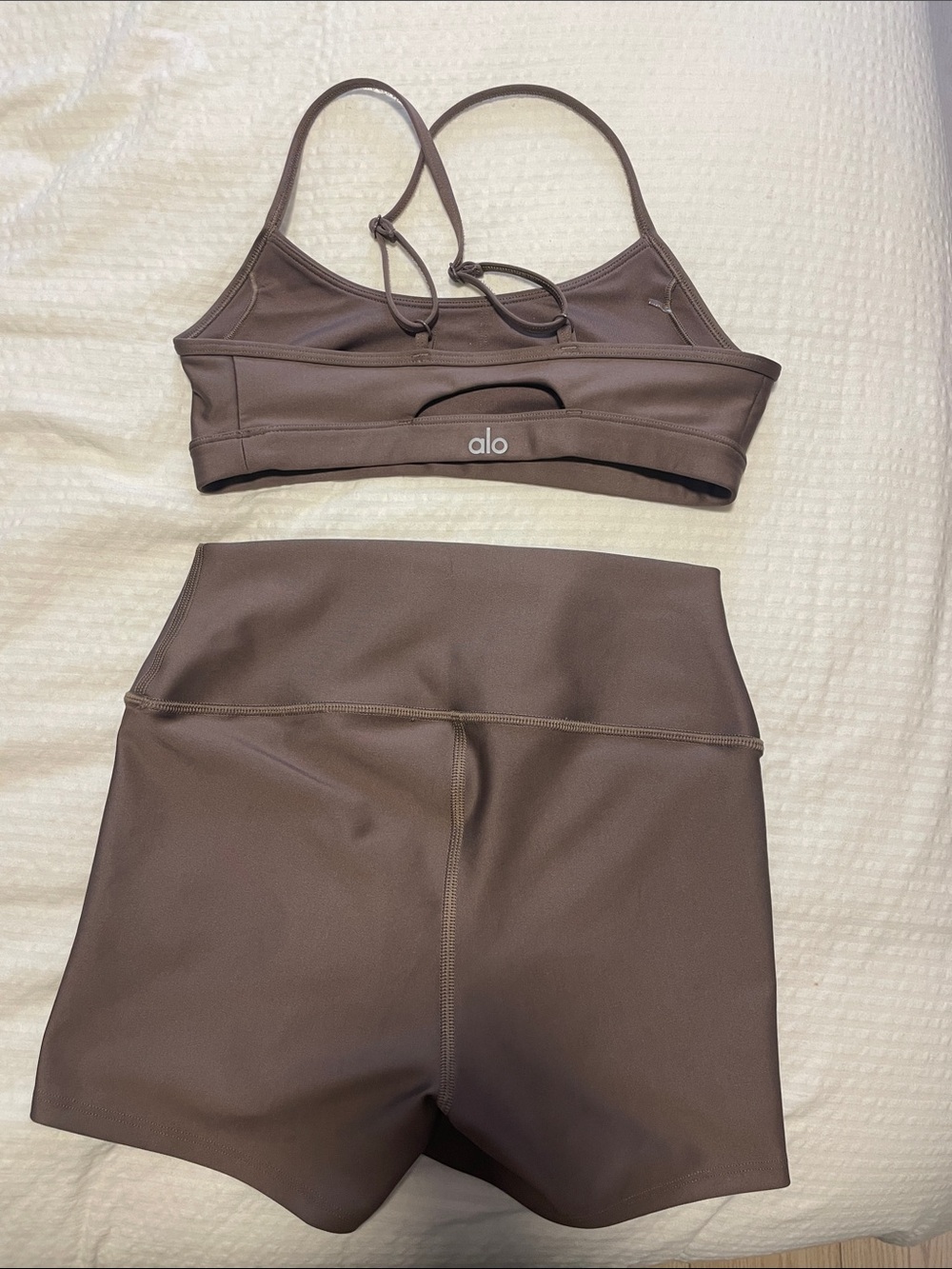 ALO Yoga Brown Active Bra & High-Waist Shorts Set - Picture 2 of 4
